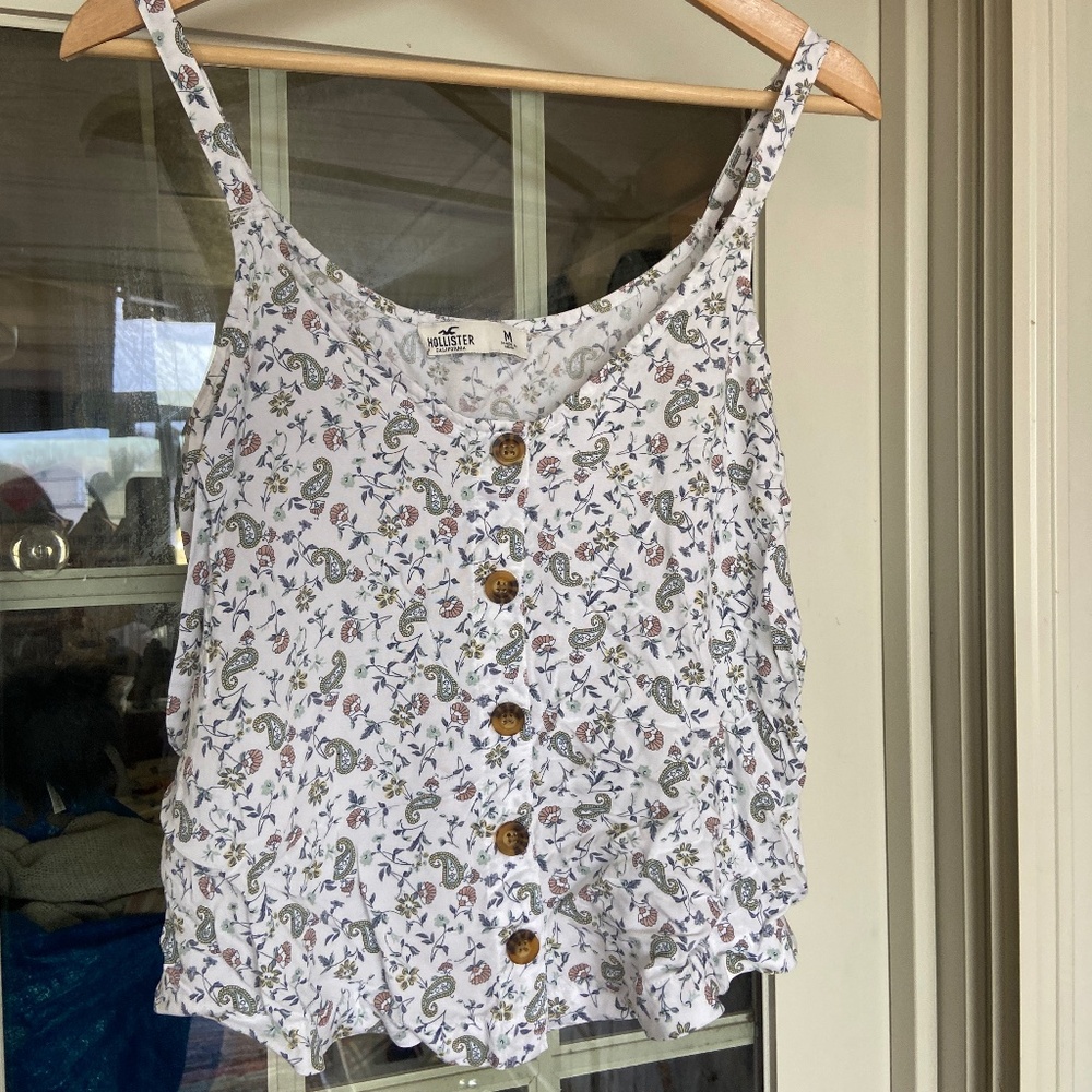 HOLLISTER White and Blue Floral Tank Top Shirt Buttons Sz M Boho Beach Vacation